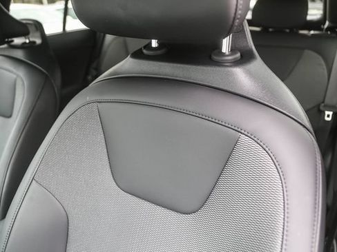 Certified 2025 Kia Niro EX FWD image 27