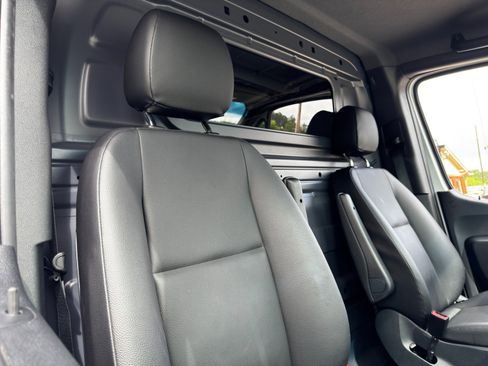 Used 2023 Mercedes-Benz Sprinter 1500 image 29