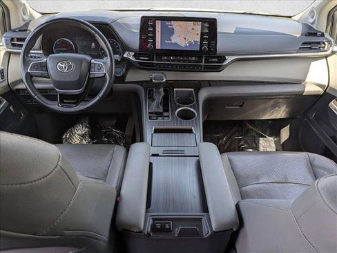 Used 2021 Toyota Sienna Limited AWD/4WD image 18