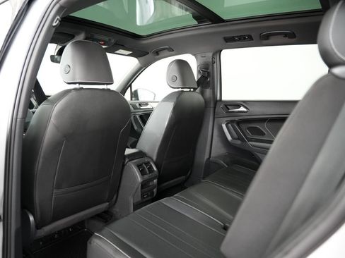 Used 2023 Volkswagen Tiguan SE R-Line FWD image 35