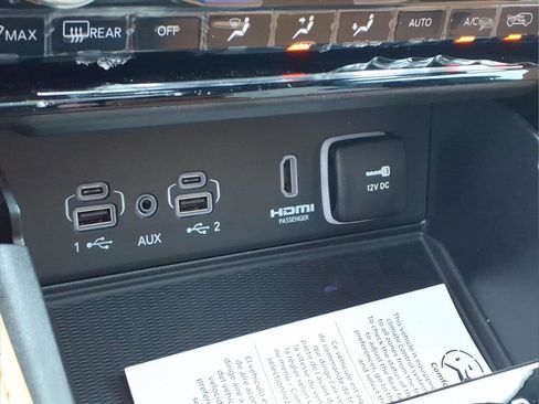 New 2025 Jeep Grand Cherokee Summit image 12