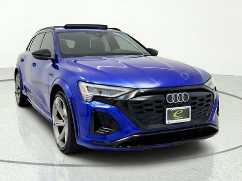 Used 2024 Audi Q8 e-tron Premium Plus AWD/4WD image 2