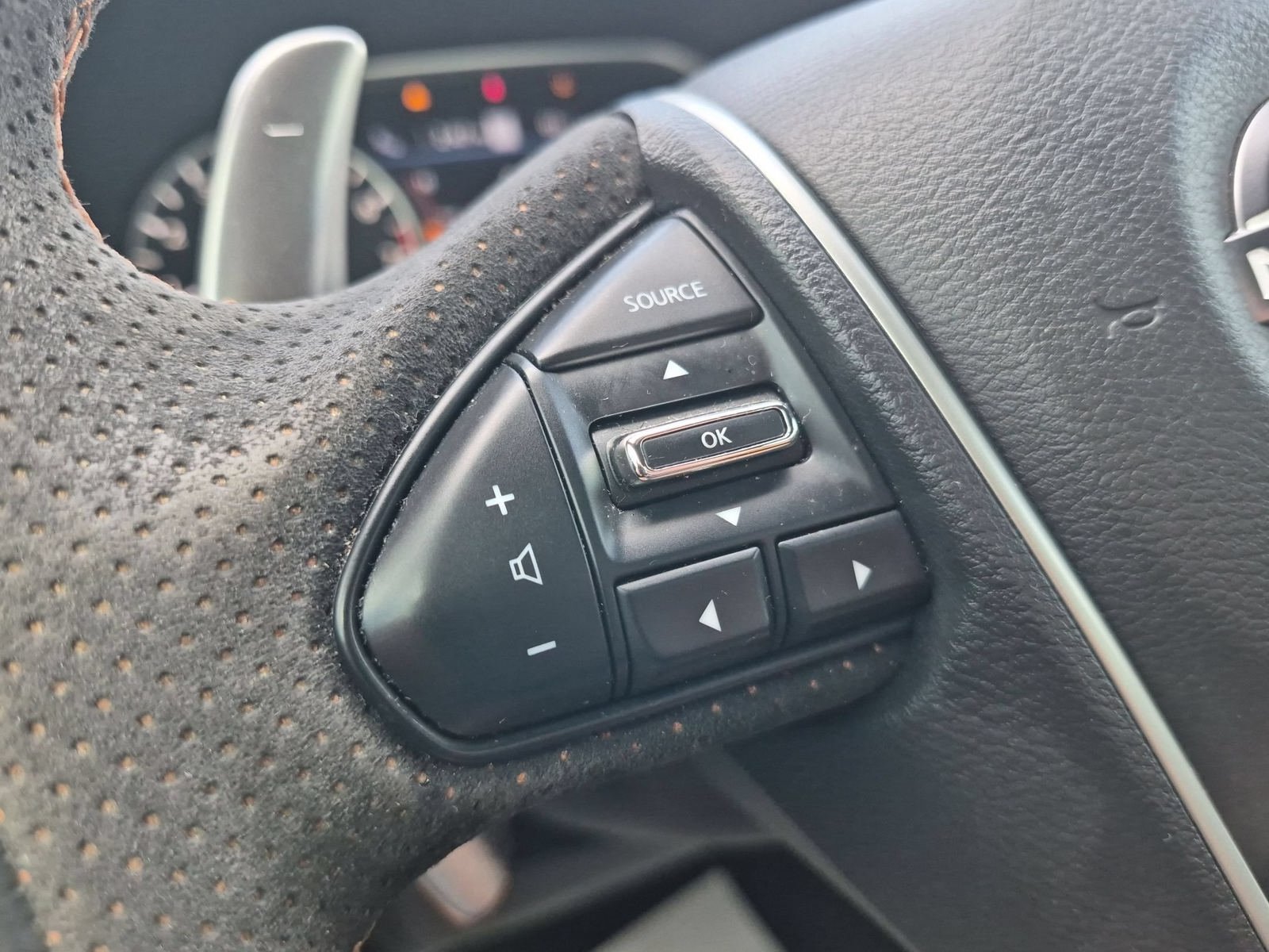 Used 2023 Nissan Maxima SR w/ Sport Mat Group FWD image 13