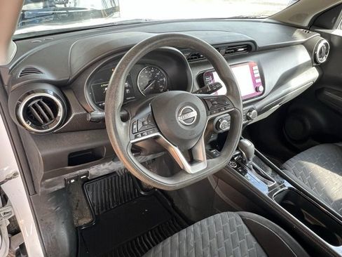 Used 2023 Nissan Kicks SV image 11