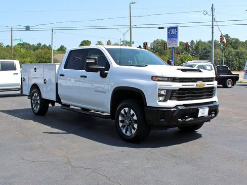 Used 2025 Chevrolet Silverado 2500 Custom w/ Custom Value Package AWD/4WD image 8