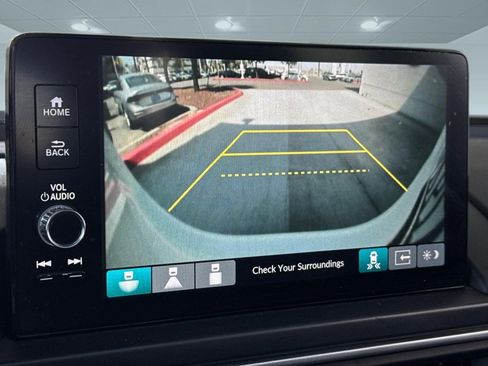 Certified 2023 Honda Pilot Touring image 24