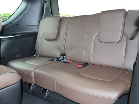 Used 2023 Nissan Armada Platinum w/ Captain's Chairs Package RWD image 17