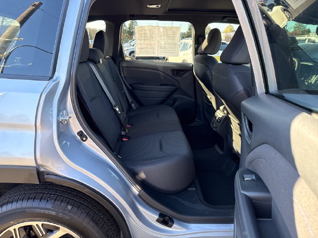 Used 2025 Subaru Forester Premium AWD/4WD image 10