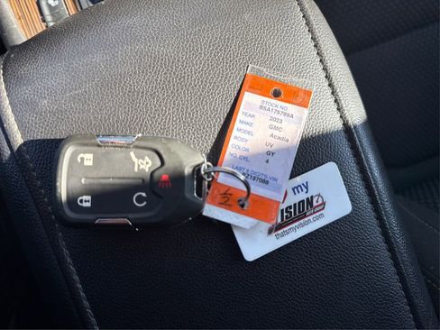 Used 2023 GMC Acadia SLE w/ Driver Convenience Package image 41