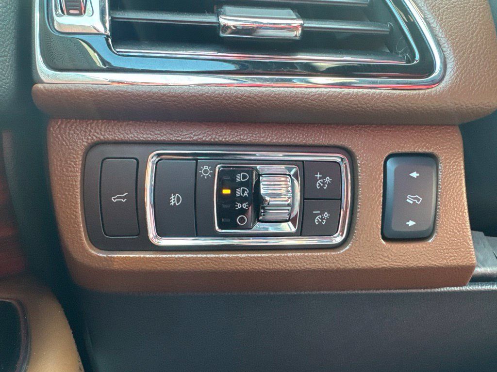 Used 2024 Lincoln Navigator L Reserve AWD/4WD image 13