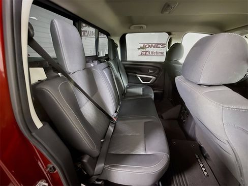 Certified 2019 Nissan Titan SV w/ SV Convenience Package image 32
