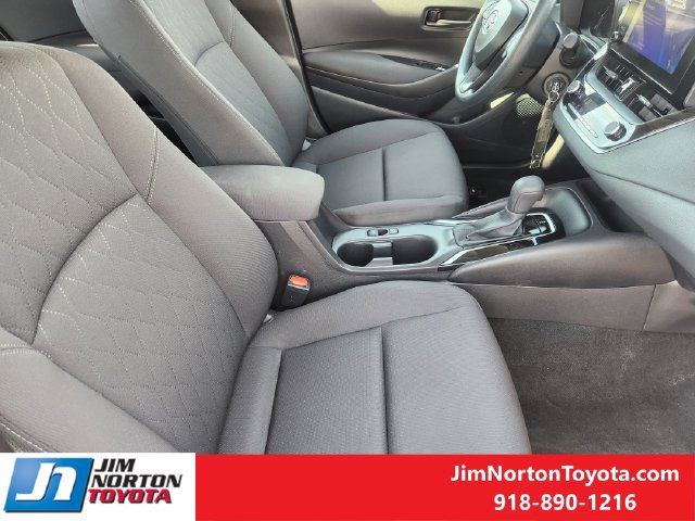 Used 2026 Toyota Corolla LE FWD image 14