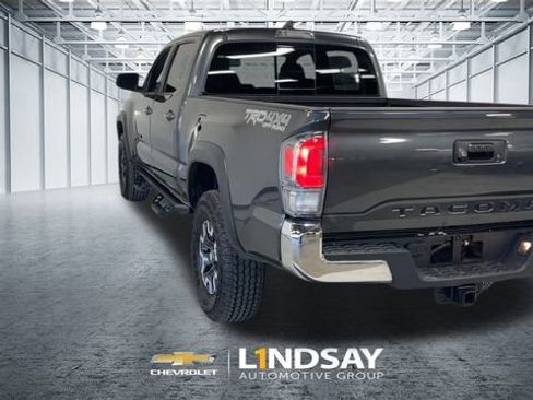 Used 2023 Toyota Tacoma TRD Off-Road w/ Black Out Package (TMS) image 8