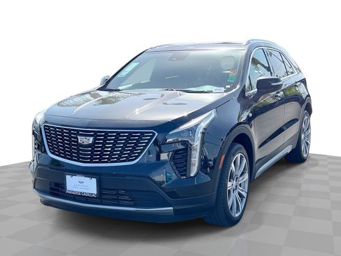 Certified 2023 Cadillac XT4 Premium Luxury FWD image 1