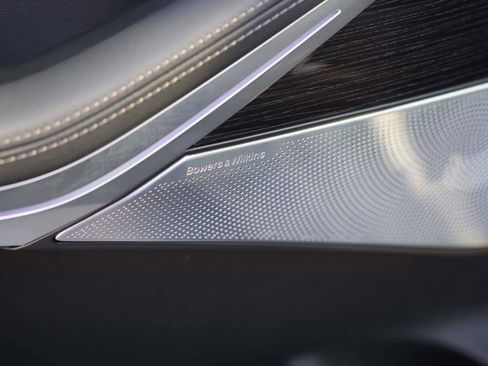 Used 2025 BMW X7 M60i image 10