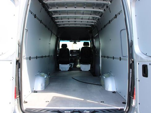 Used 2023 Mercedes-Benz Sprinter 2500 image 11
