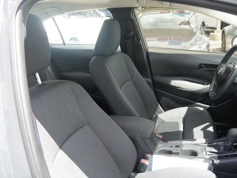 Used 2025 Toyota Corolla LE FWD image 17