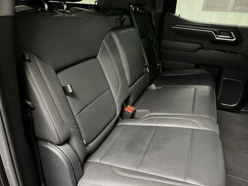 Used 2025 GMC Sierra 1500 SLT image 27
