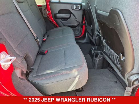 Used 2025 Jeep Wrangler Unlimited Rubicon AWD/4WD image 19