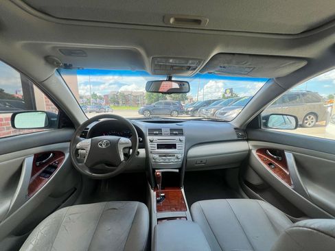 Used 2011 Toyota Camry XLE w/ XLE Extra-Value Pkg #2 FWD image 39