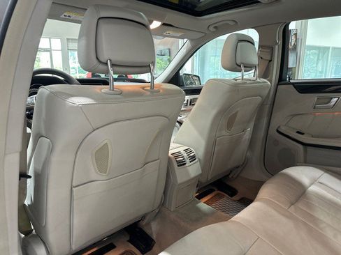 Used 2014 Mercedes-Benz E 550 4MATIC Sedan w/ Premium 1 Package image 46