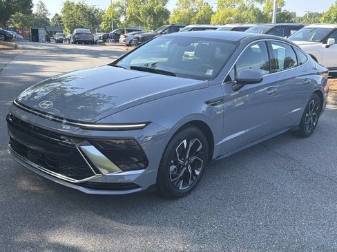 Certified 2025 Hyundai Sonata SEL FWD image 4