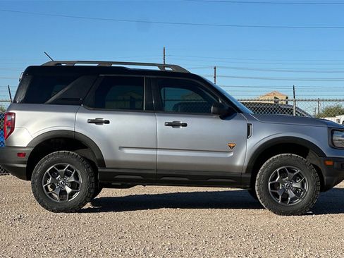 Used 2021 Ford Bronco Sport Badlands image 3