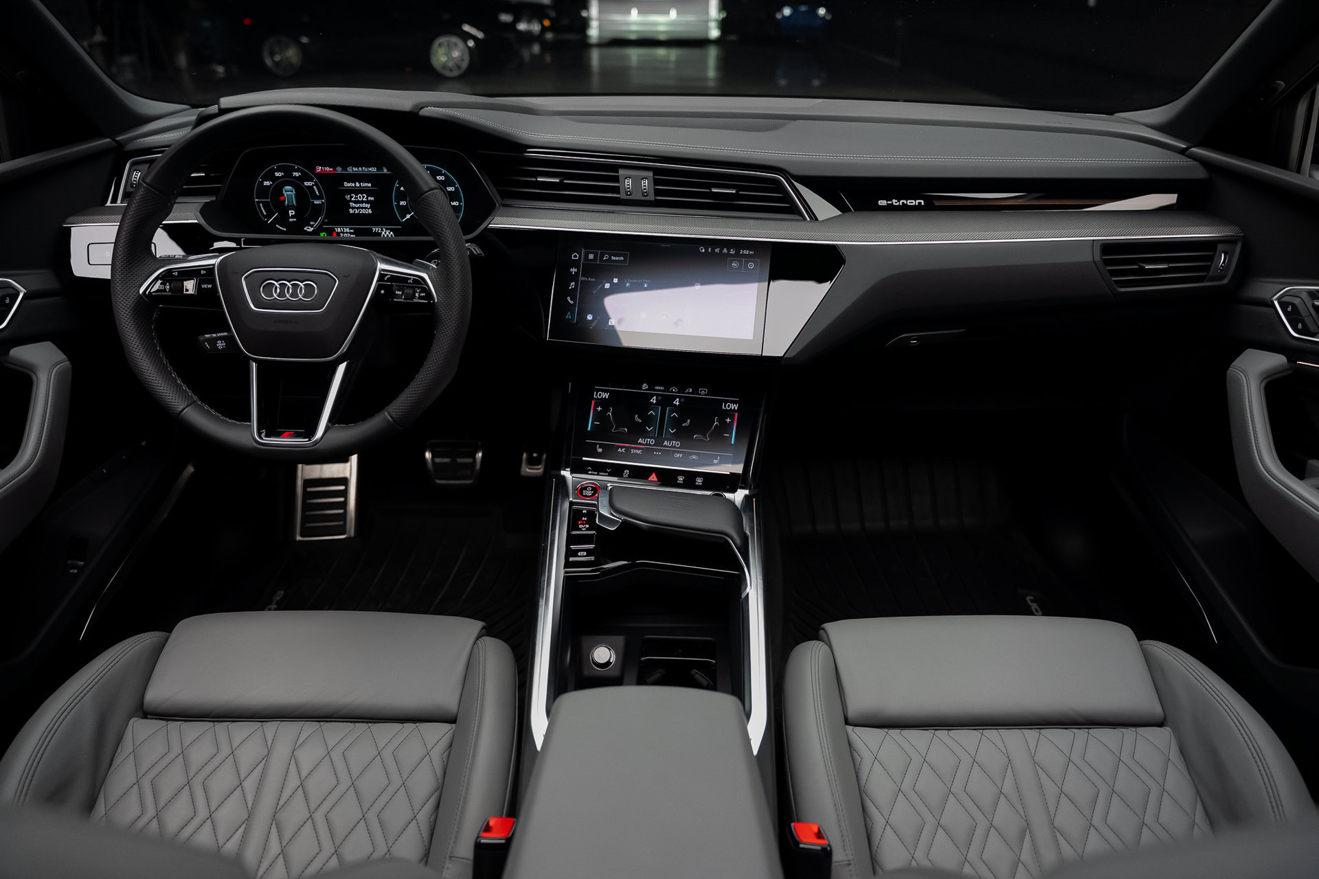 Used 2024 Audi SQ8 e-tron Premium Plus AWD/4WD image 43