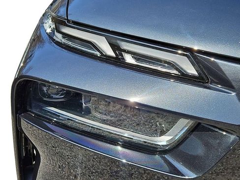 Used 2025 BMW X7 xDrive40i w/ Premium Package image 9