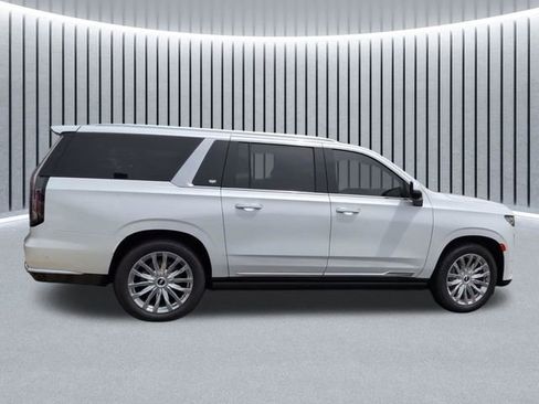 Used 2023 Cadillac Escalade ESV Premium Luxury w/ Performance Package AWD/4WD image 5