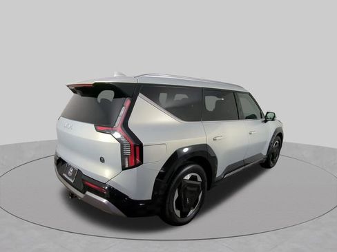 Used 2024 Kia EV9 Land AWD/4WD image 14