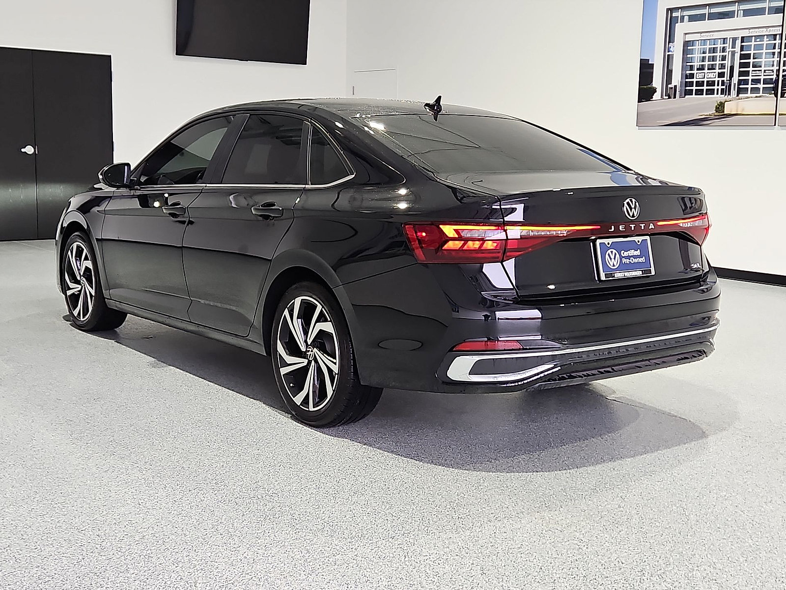 Used 2026 Volkswagen Jetta SEL FWD image 6