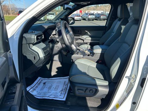 Certified 2025 Toyota 4Runner Trailhunter image 13