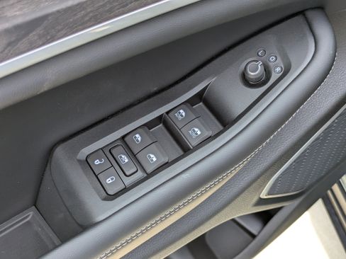 New 2026 Jeep Grand Cherokee L Limited AWD/4WD image 12