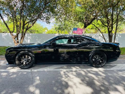 Used 2022 Dodge Challenger R/T w/ Blacktop Package image 2