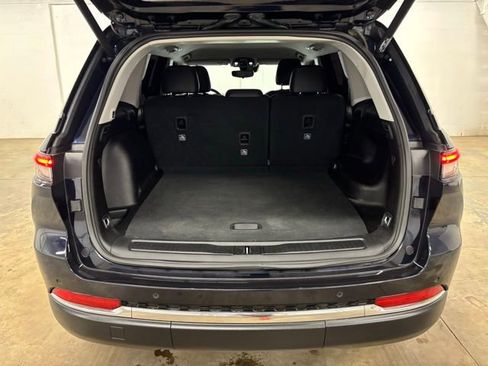 Used 2023 Jeep Grand Cherokee Limited RWD image 23