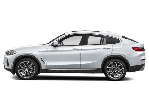 Used 2023 BMW X4 xDrive30i AWD/4WD image 3