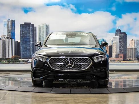 Used 2026 Mercedes-Benz E 350 4MATIC Sedan image 3