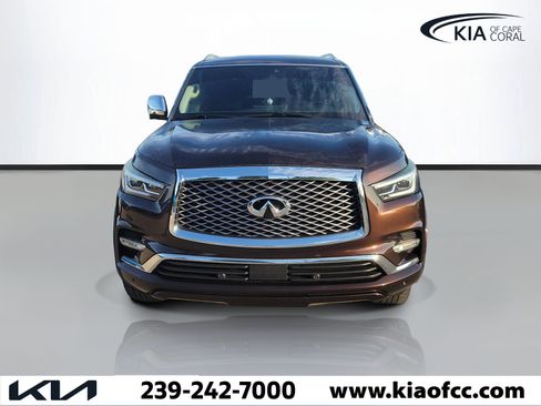 Used 2018 INFINITI QX80 2WD w/ Driver Assistance Package image 2