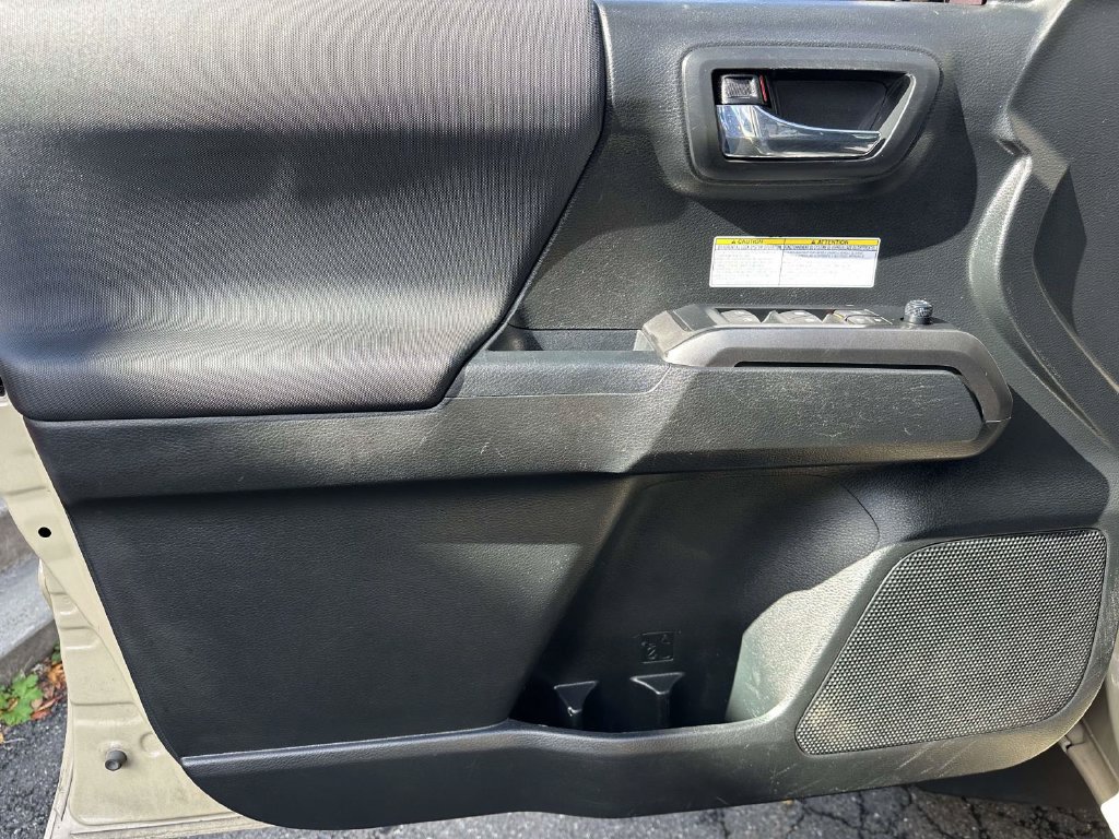 Used 2019 Toyota Tacoma TRD Off-Road AWD/4WD image 14