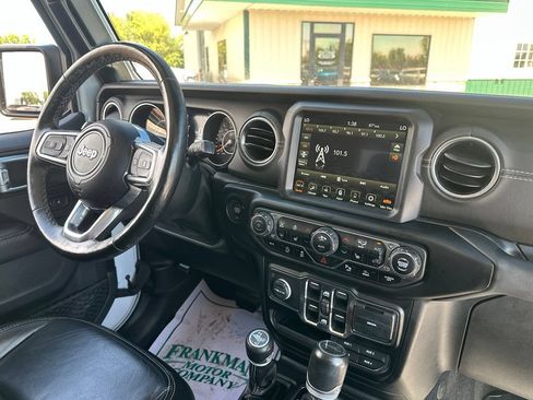 Used 2020 Jeep Gladiator Overland AWD/4WD image 32