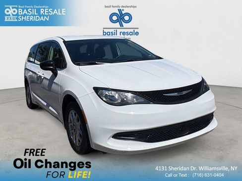 Used 2024 Chrysler Voyager LX FWD image 1