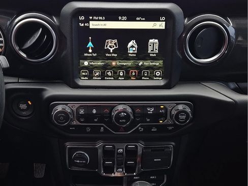 Used 2022 Jeep Wrangler Unlimited Sahara AWD/4WD image 12