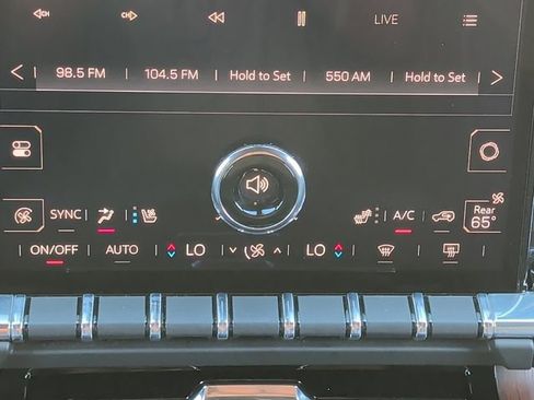 Used 2025 GMC Yukon Denali image 4