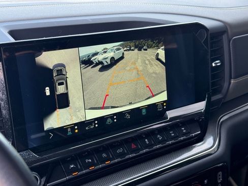 Used 2022 Chevrolet Silverado 1500 ZR2 w/ Technology Package image 25