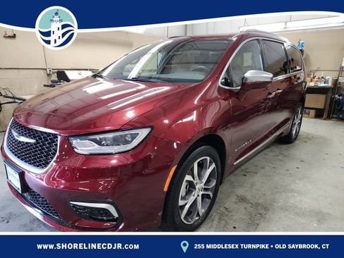 Used 2021 Chrysler Pacifica Pinnacle AWD/4WD image 1