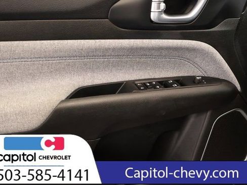 Used 2025 Jeep Compass Latitude image 11