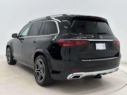 Used 2024 Mercedes-Benz GLS 450 4MATIC image 3