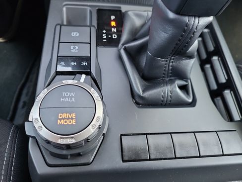 Used 2024 Toyota Tacoma TRD Sport AWD/4WD image 26