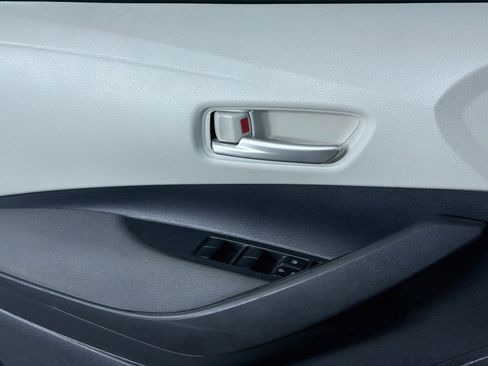 Used 2021 Toyota Corolla L FWD image 15